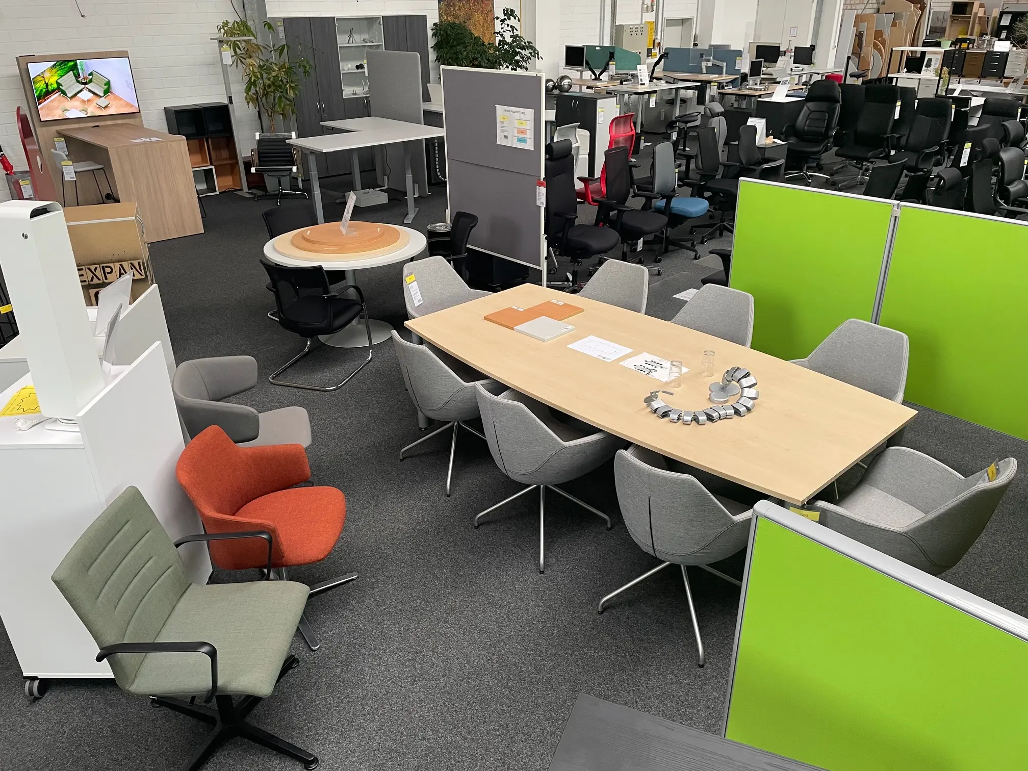 Riesen Auswahl an Bürodrehstühlen